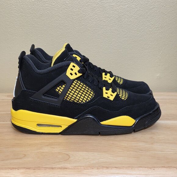 Nike Air Jordan 4 Retro GS Thunder Black Yellow B-Grade 408452-161 Size 5.5Y